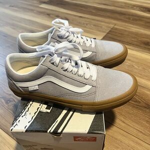 Vans Skate Old Skools gray gum size 9.5 used once still in great condition
